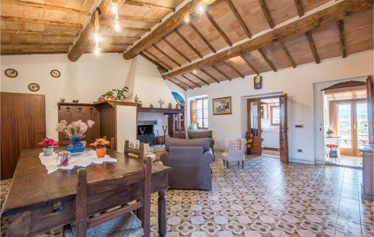 Gorgeous Home In Montalcino With Kitchen Eksteriør billede