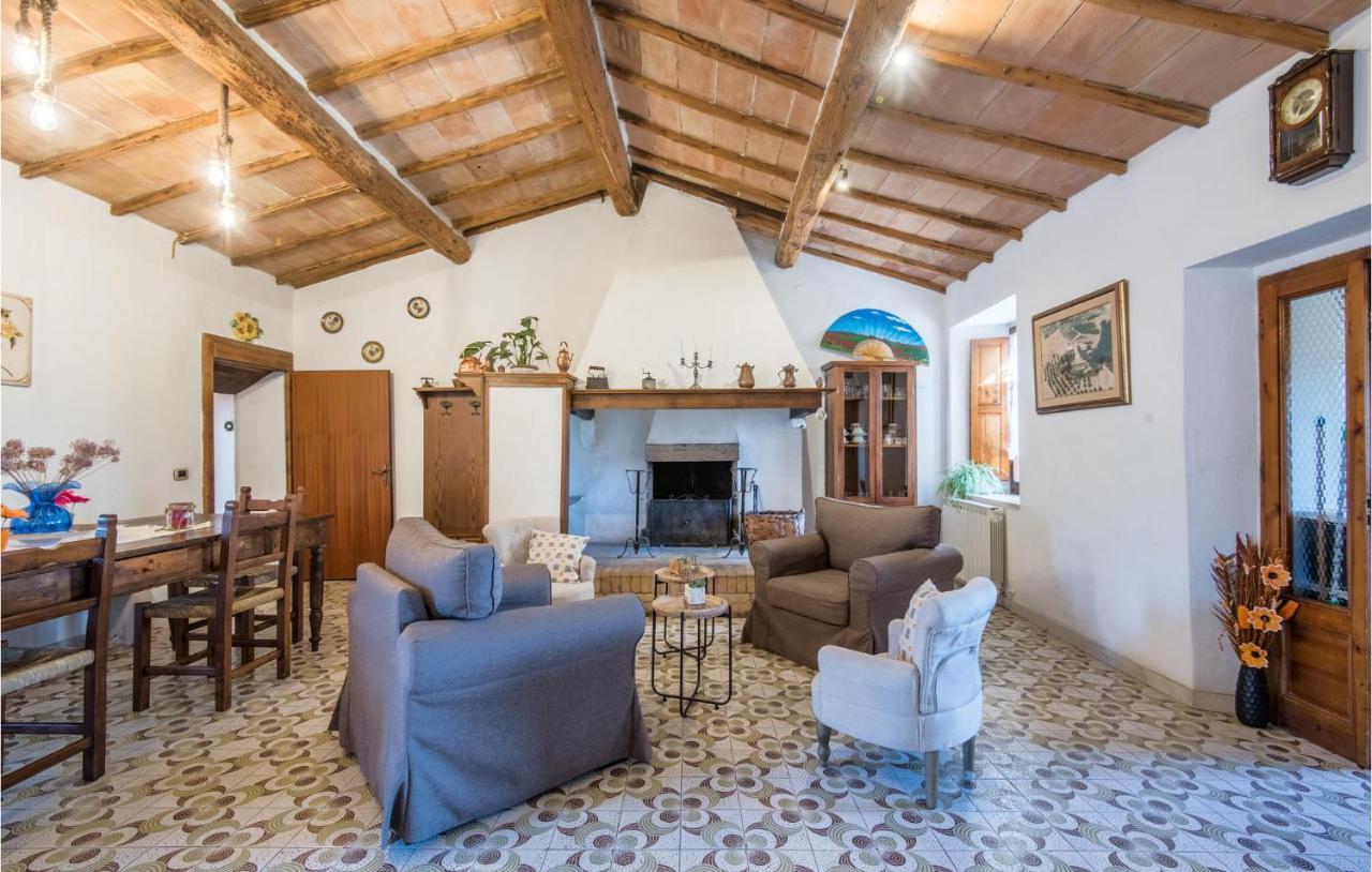 Gorgeous Home In Montalcino With Kitchen Eksteriør billede